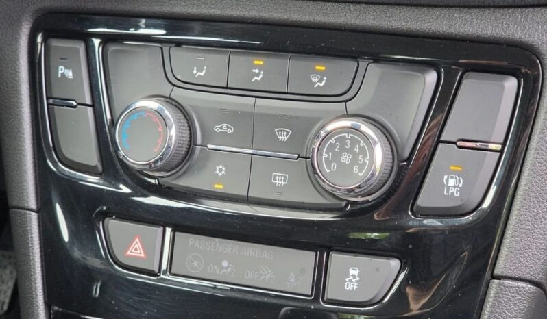 Opel Mokka X | FWD (przód) | Manualna | 140 KM | Czarny full