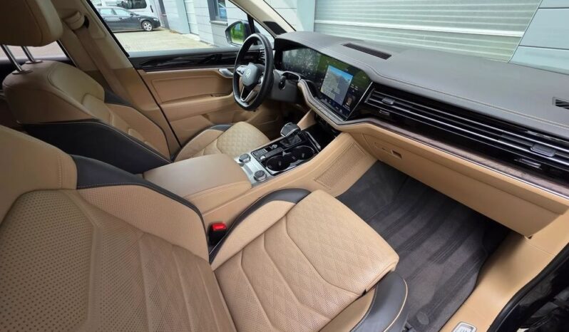 Volkswagen Touareg | 4×4 (stały) | Automatyczna | 286 KM | Czarny full