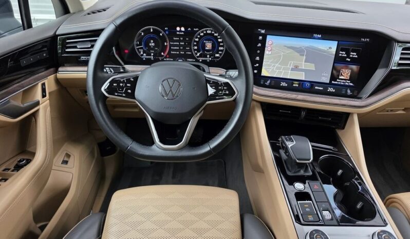 Volkswagen Touareg | 4×4 (stały) | Automatyczna | 286 KM | Czarny full