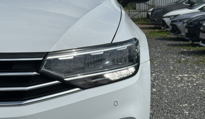 Volkswagen Passat | FWD (przód) | Manualna | 150 KM | Biały full