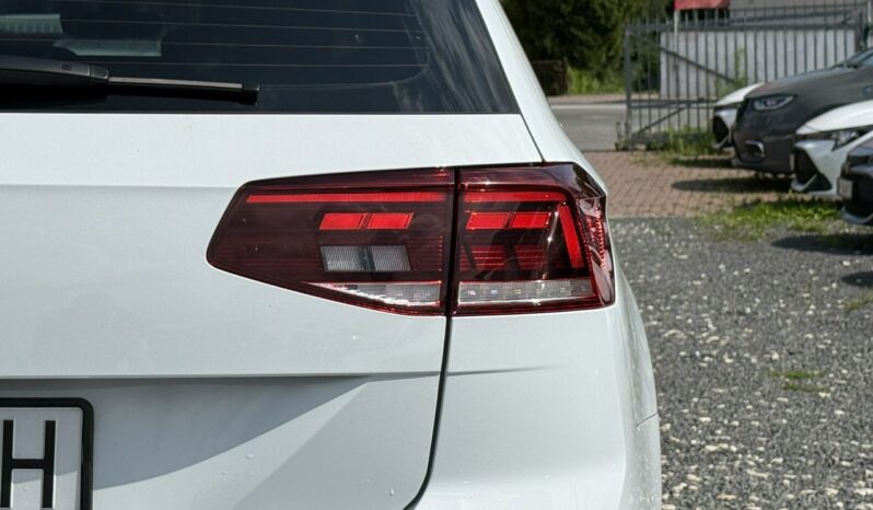 Volkswagen Passat | FWD (przód) | Manualna | 150 KM | Biały full