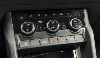 Skoda Karoq | 4×4 (doł. automatycznie) | Automatyczna | 150 KM | Niebieski full