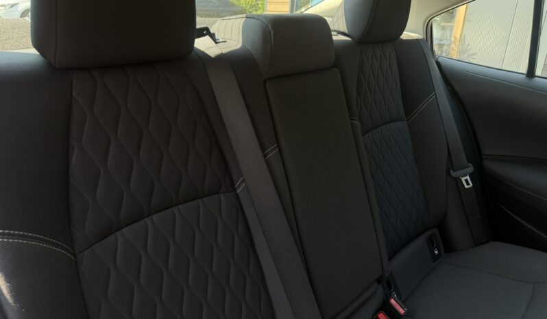 Toyota Corolla | FWD (przód) | Manualna | 125 KM | Srebrny full