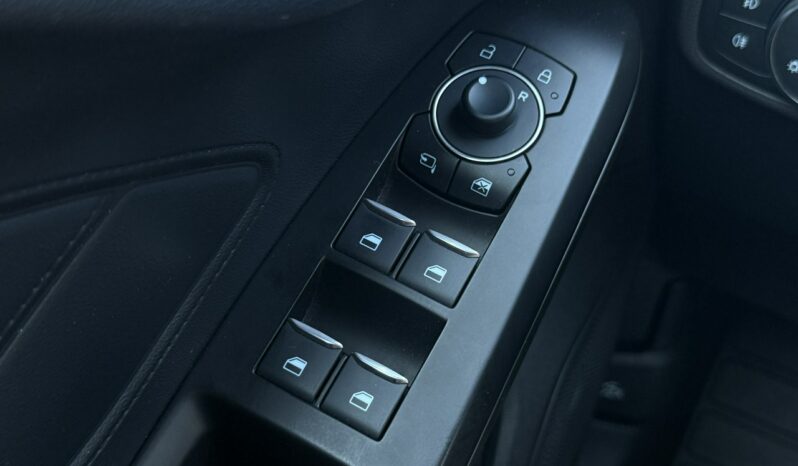Ford Focus | FWD (przód) | Manualna | 125 KM | Czerwony full