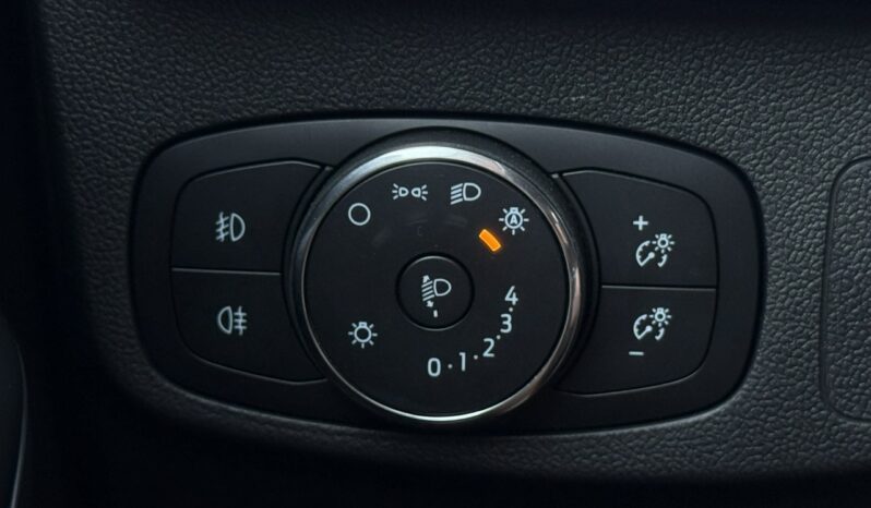 Ford Focus | FWD (przód) | Manualna | 125 KM | Czerwony full