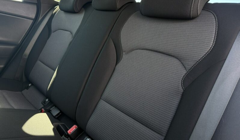 Hyundai i30 | FWD (przód) | Manualna | 120 KM | Srebrny full