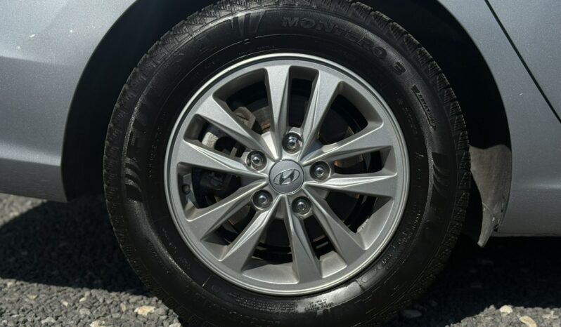 Hyundai i30 | FWD (przód) | Manualna | 120 KM | Srebrny full