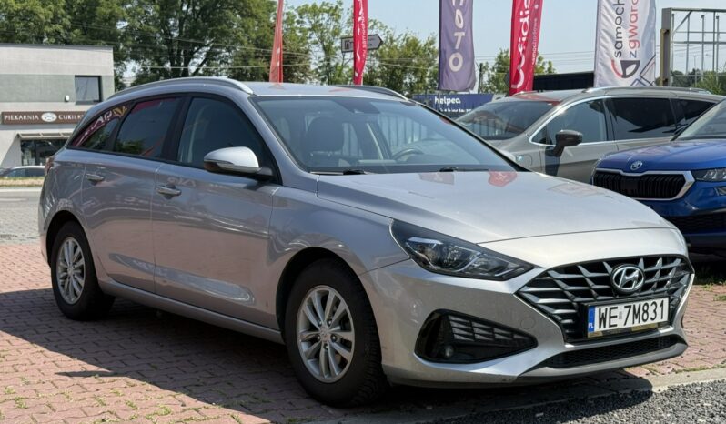 Hyundai i30 | FWD (przód) | Manualna | 120 KM | Srebrny full