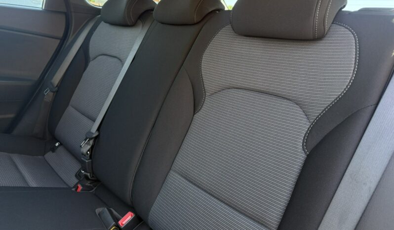 Hyundai i30 | FWD (przód) | Manualna | 120 KM | Srebrny full
