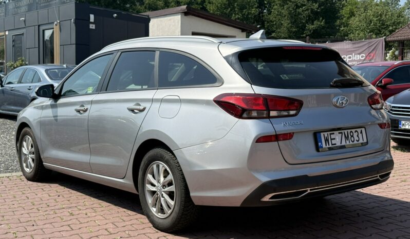 Hyundai i30 | FWD (przód) | Manualna | 120 KM | Srebrny full
