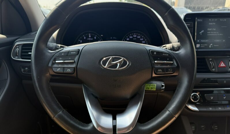 Hyundai i30 | FWD (przód) | Manualna | 120 KM | Srebrny full