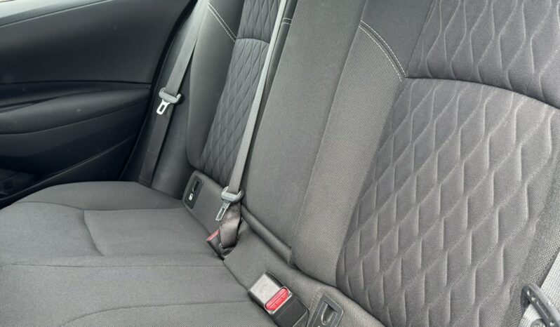Toyota Corolla | FWD (przód) | Automatyczna | 125 KM | Srebrny full