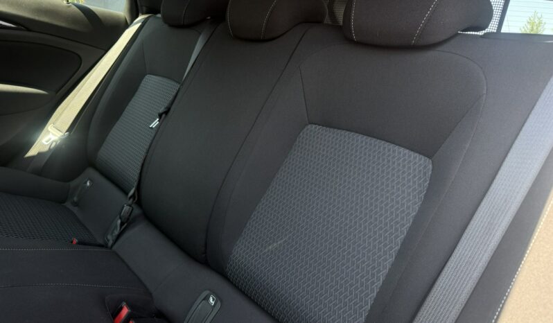 Opel Insignia | FWD (przód) | Manualna | 174 KM | Biały full