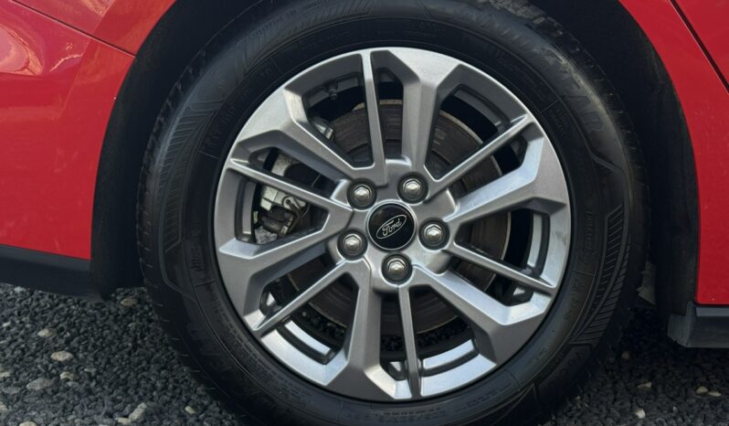 Ford Focus | FWD (przód) | Manualna | 125 KM | Czerwony full
