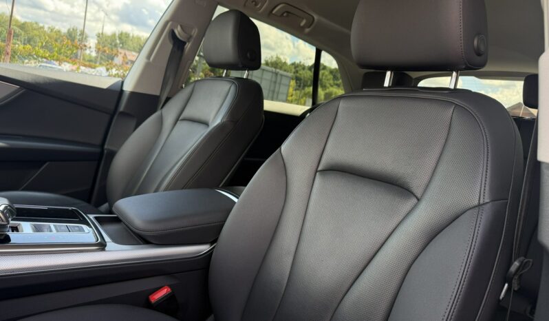 Audi Q8 | 4×4 (stały) | Automatyczna | 231 KM | Czarny full