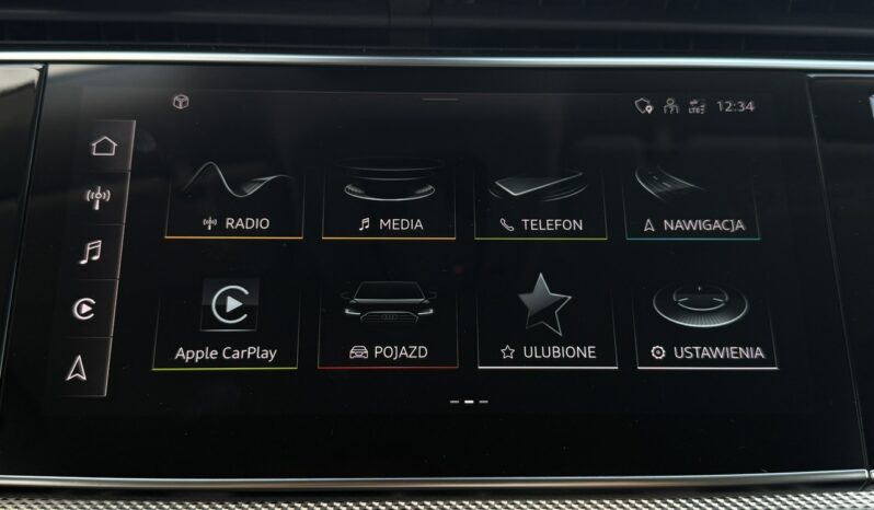 Audi Q8 | 4×4 (stały) | Automatyczna | 231 KM | Czarny full