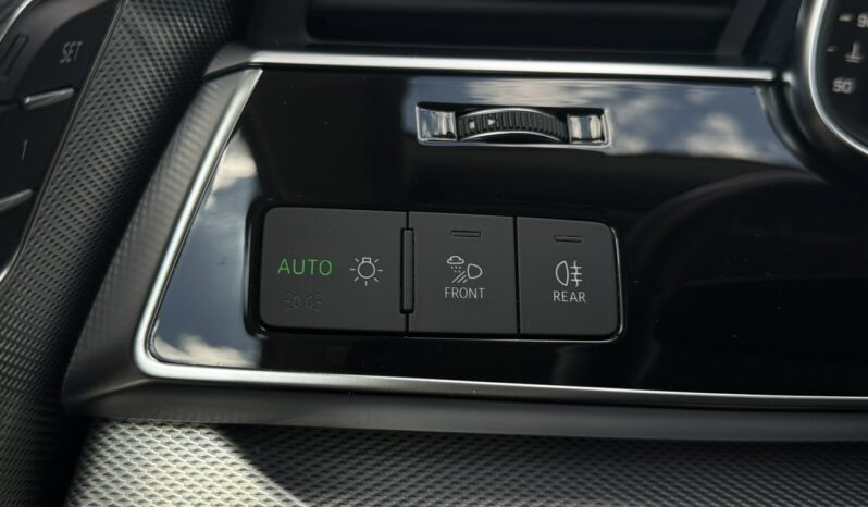 Audi Q8 | 4×4 (stały) | Automatyczna | 231 KM | Czarny full