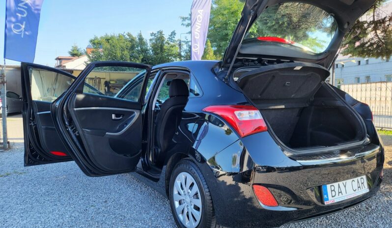 Hyundai i30 | FWD (przód) | Manualna | 100 KM | Czarny full