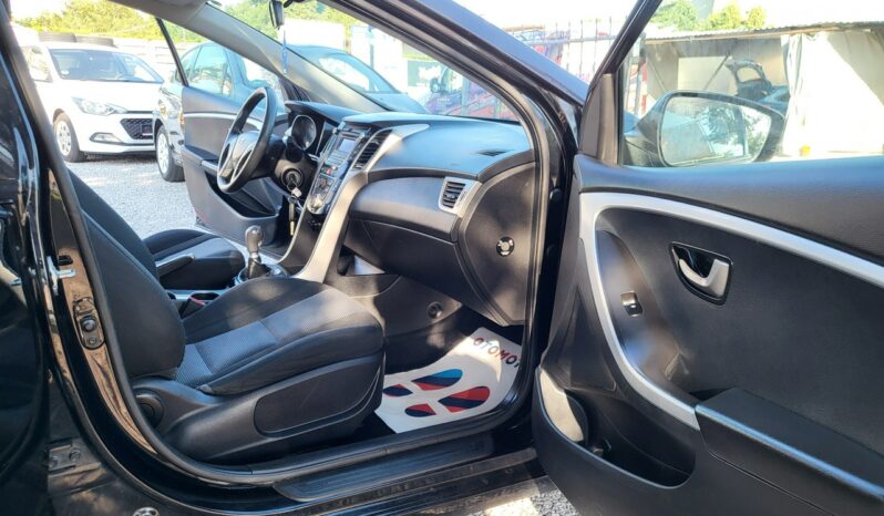 Hyundai i30 | FWD (przód) | Manualna | 100 KM | Czarny full