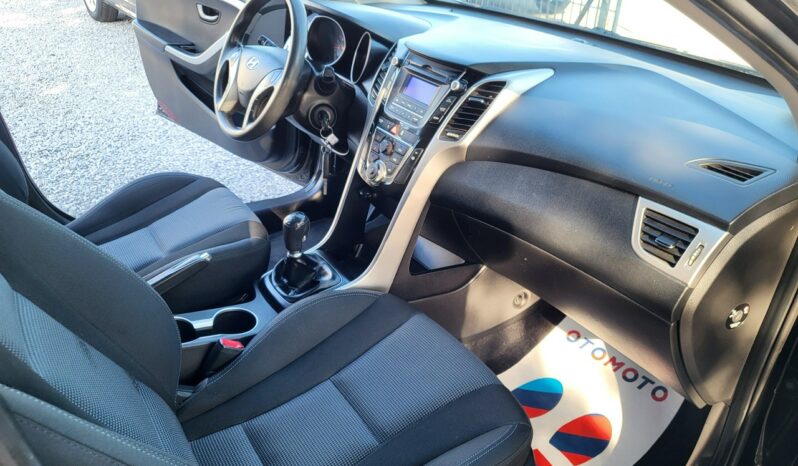 Hyundai i30 | FWD (przód) | Manualna | 100 KM | Czarny full