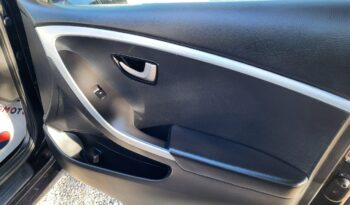 Hyundai i30 | FWD (przód) | Manualna | 100 KM | Czarny full