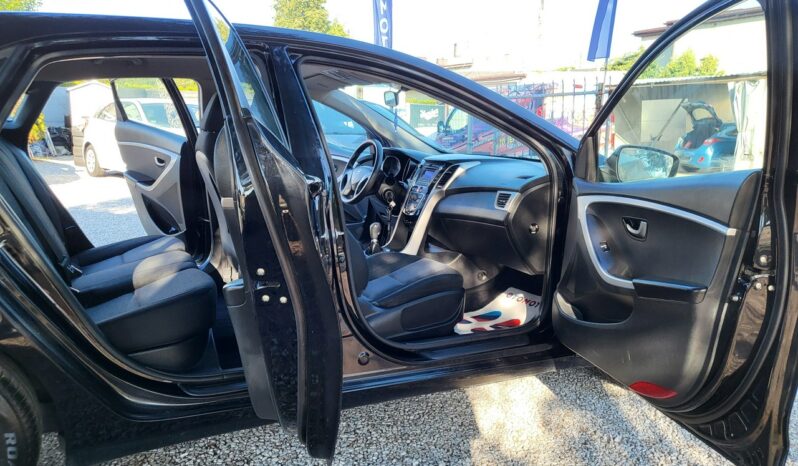 Hyundai i30 | FWD (przód) | Manualna | 100 KM | Czarny full