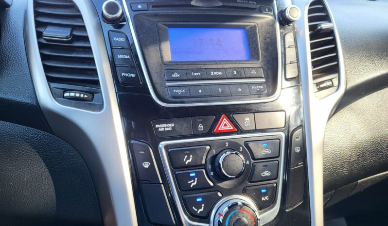 Hyundai i30 | FWD (przód) | Manualna | 100 KM | Czarny full