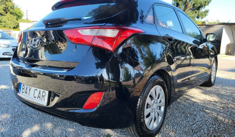 Hyundai i30 | FWD (przód) | Manualna | 100 KM | Czarny full