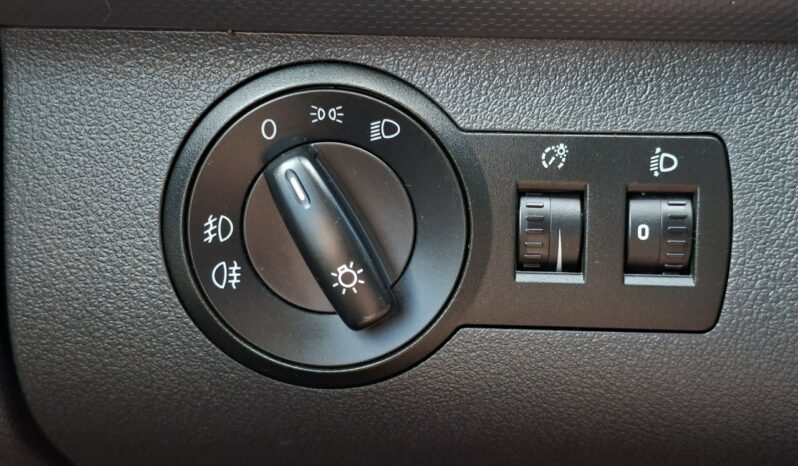 Volkswagen Caddy | 4×4 (doł. automatycznie) | Automatyczna | 140 KM | Szary full