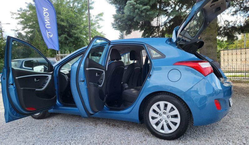 Hyundai i30 | FWD (przód) | Manualna | 100 KM | Niebieski full