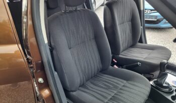 Dacia Duster | FWD (przód) | Manualna | 105 KM | Brązowy full