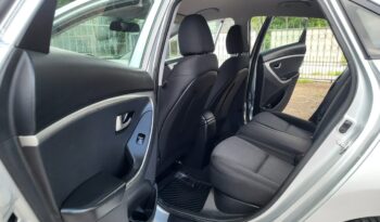 Hyundai i30 | FWD (przód) | Manualna | 100 KM | Srebrny full