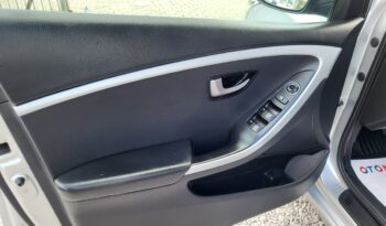 Hyundai i30 | FWD (przód) | Manualna | 100 KM | Srebrny full