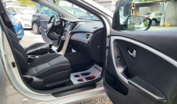 Hyundai i30 | FWD (przód) | Manualna | 100 KM | Srebrny full