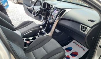 Hyundai i30 | FWD (przód) | Manualna | 100 KM | Srebrny full