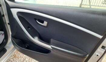 Hyundai i30 | FWD (przód) | Manualna | 100 KM | Srebrny full