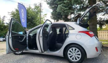 Hyundai i30 | FWD (przód) | Manualna | 100 KM | Srebrny full