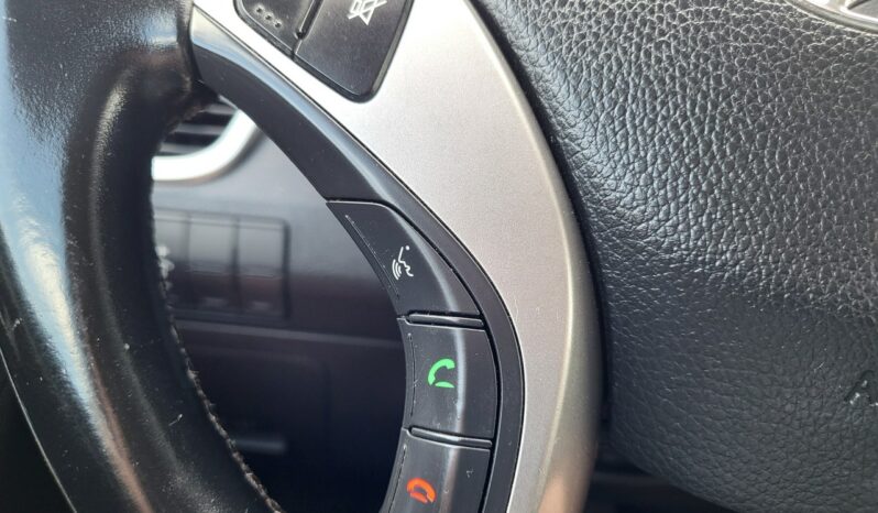 Hyundai i30 | FWD (przód) | Manualna | 100 KM | Srebrny full
