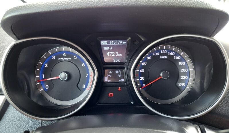 Hyundai i30 | FWD (przód) | Manualna | 100 KM | Srebrny full