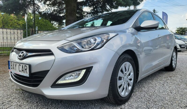 Hyundai i30 | FWD (przód) | Manualna | 100 KM | Srebrny full