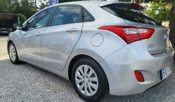 Hyundai i30 | FWD (przód) | Manualna | 100 KM | Srebrny full
