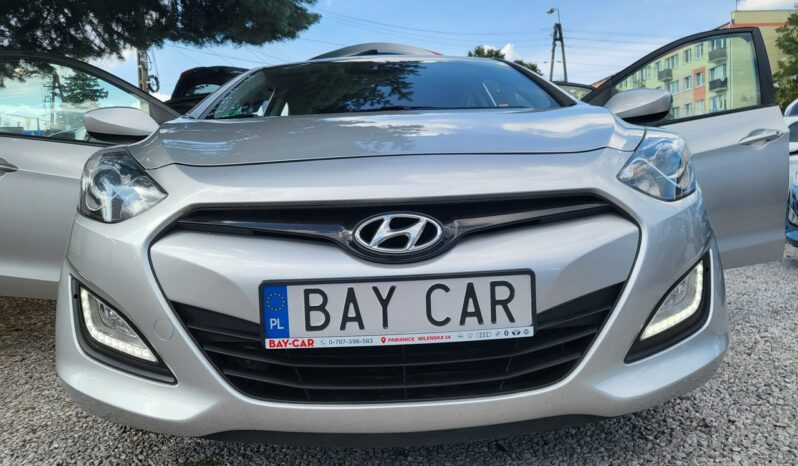 Hyundai i30 | FWD (przód) | Manualna | 100 KM | Srebrny full