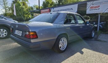 Mercedes-Benz Klasa E | RWD (tył) | Manualna | 136 KM | Srebrny full