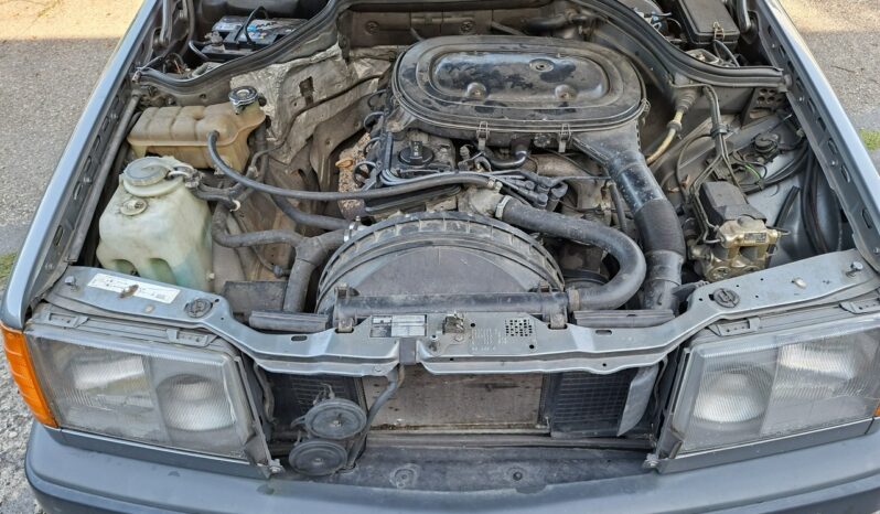 Mercedes-Benz Klasa E | RWD (tył) | Manualna | 136 KM | Srebrny full