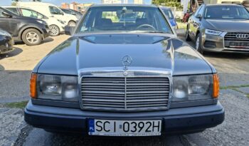 Mercedes-Benz Klasa E | RWD (tył) | Manualna | 136 KM | Srebrny full