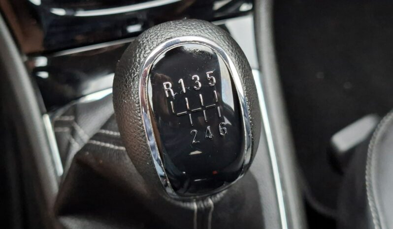 Opel Mokka X | 4×4 (doł. automatycznie) | Manualna | 140 KM | Srebrny full