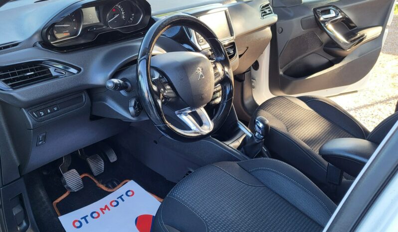 Peugeot 208 | FWD (przód) | Manualna | 100 KM | Biały full