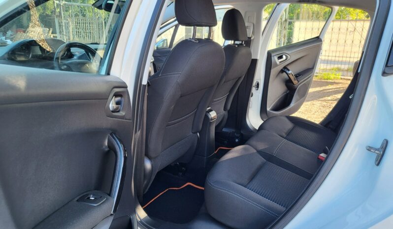 Peugeot 208 | FWD (przód) | Manualna | 100 KM | Biały full