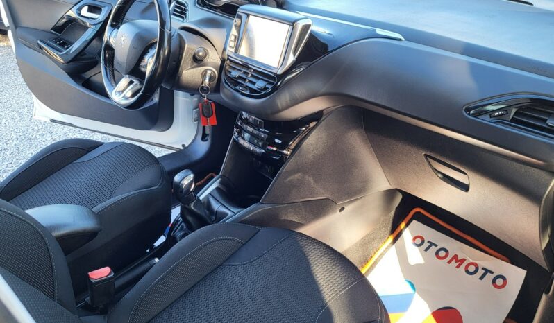 Peugeot 208 | FWD (przód) | Manualna | 100 KM | Biały full