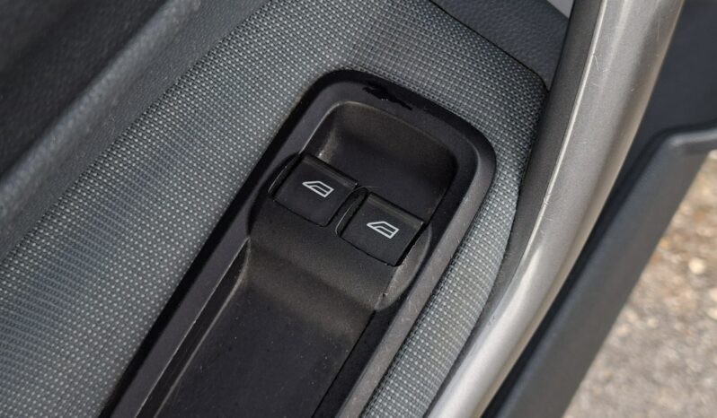 Ford Fiesta | FWD (przód) | Manualna | 82 KM | Biały full